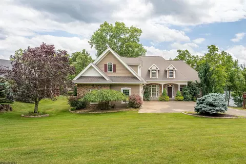 4133 Cove Pt, Morgantown, WV 26508