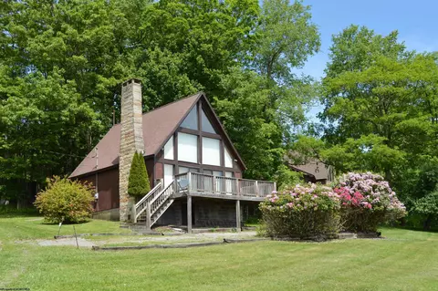 25 Lake View Dr, Terra Alta, WV 26764