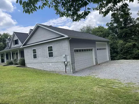 226 Quarry Run Rd, Morgantown, WV 26508