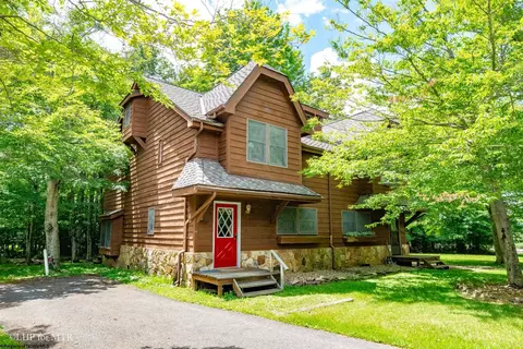 46 Cedar Place Dr, Davis, WV 26260