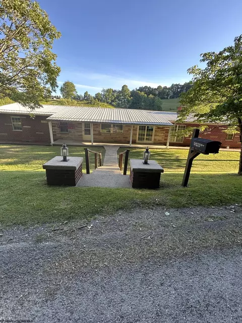 238 Mount Zion Cemetary Rd, Buckhannon, WV 26201