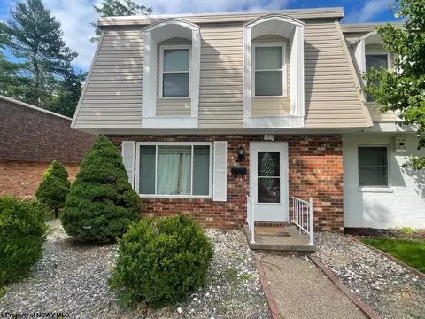 105 Pinewood Rd, Clarksburg, WV 26301