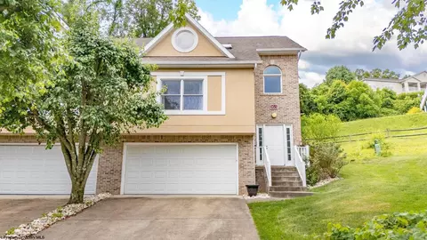 165 Windwood Dr, Morgantown, WV 26505