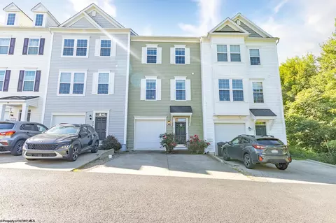 211 Treeline Ln, Morgantown, WV 26508