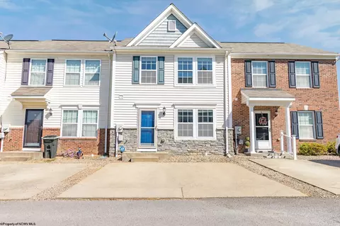13 Stafford Cir, Fairmont, WV 26554