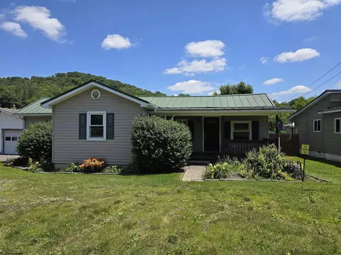 26 Darby St, Worthington, WV 26591