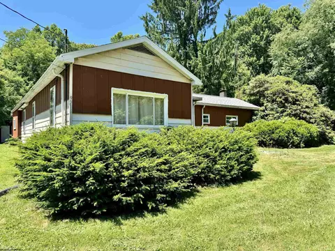9215 S Preston Hwy, Tunnelton, WV 26444