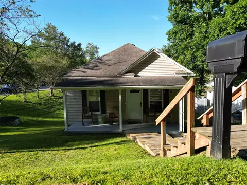 188 Parkway Dr, Clarksburg, WV 26301