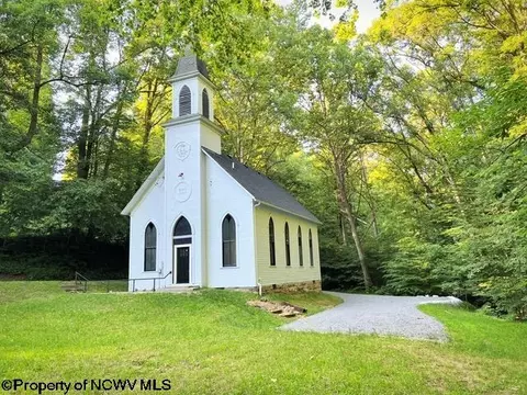 53 E Run Rd, Farmington, WV 26571