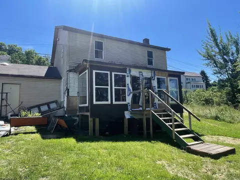 85 Brown St, Thomas, WV 26292 photo 2