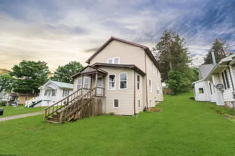 301 Adair St, Terra Alta, WV 26764