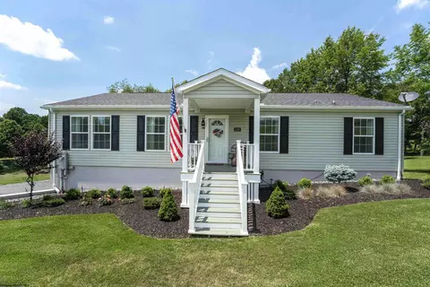 130 Pine Cir, Reedsville, WV 26547