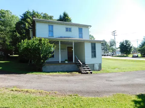 331 Morgantown St, Kingwood, WV 26537
