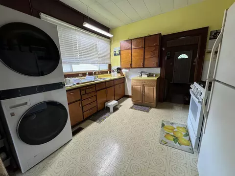 Kitchen - 3299 Philippi Pike, Anmoore, WV 26323 photo 2 of 3