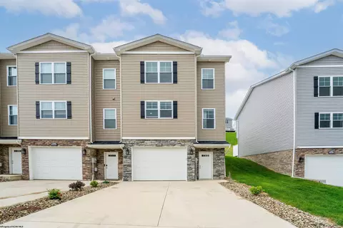 2064 Mountain Ash Ln, Morgantown, WV 26501