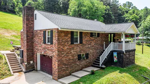 409 Statler Run Rd, Fairview, WV 26570