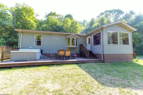 221 Dull Hill Rd, Confluence, PA 15424