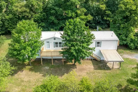593 Bowlby Rd, Maidsville, WV 26541