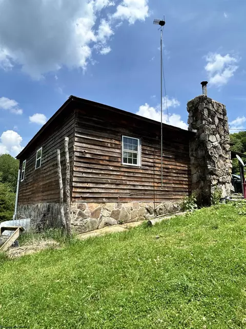 10447 Limestone Rd, Parsons, WV 26287