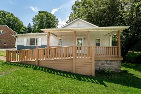 562 Fairchance Rd, Morgantown, WV 26508