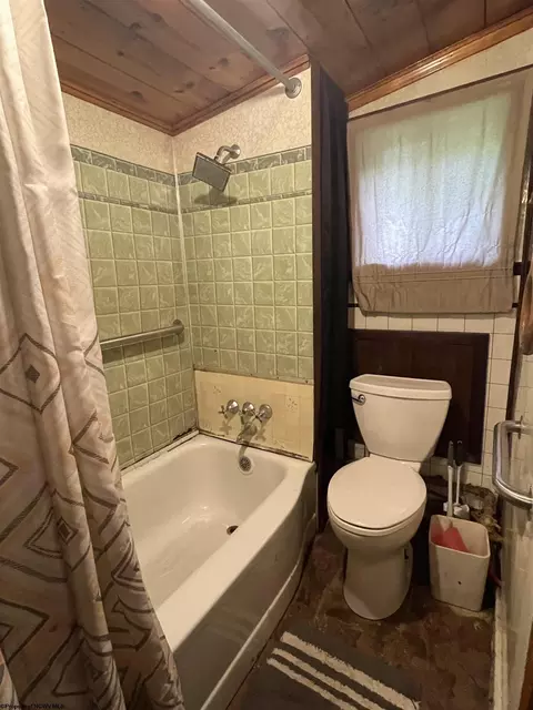 84 George St, Salem, WV 26426 photo 8