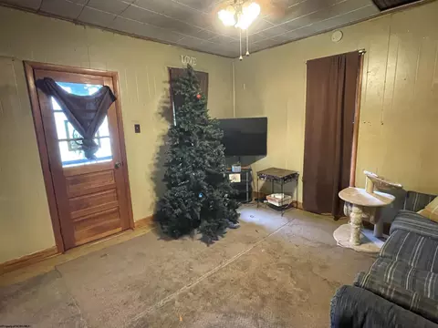 84 George St, Salem, WV 26426 photo 2