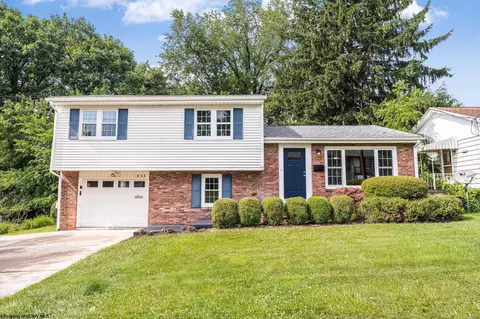 433 Lawnview Dr, Morgantown, WV 26505
