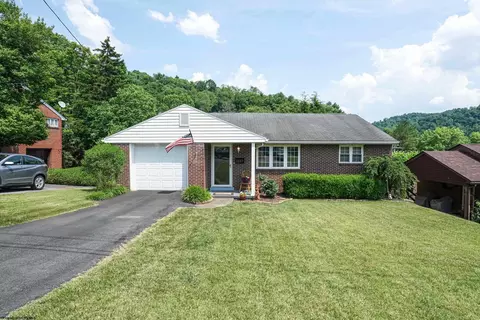 1097 Taylor St, Clarksburg, WV 26301