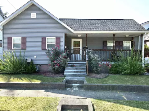 126 Mulberry Ave, Weston, WV 26452