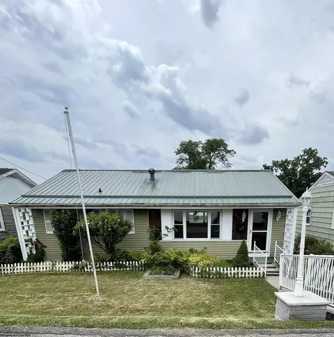 1110 Katherine St, Fairmont, WV 26554