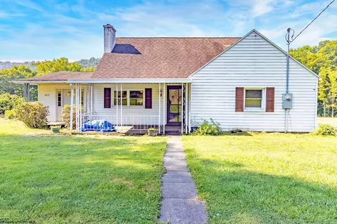 4855 Mason Dixon Hwy, Pentress, WV 26544