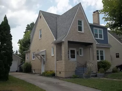 114 Robert E Lee Ave, Elkins, WV 26241
