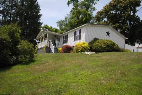 215 Second St, Belington, WV 26250