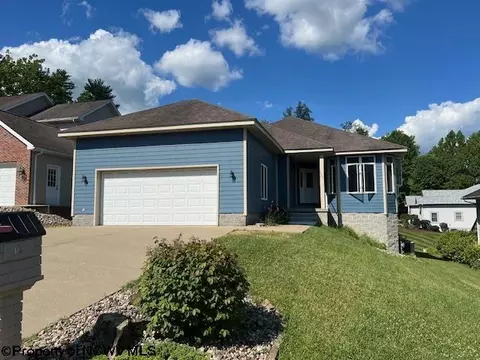 106 Rivercrest Dr, Fairmont, WV 26554