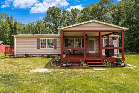 58 Mayhew Ln, Morgantown, WV 26508