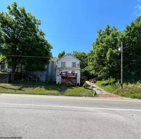 946 Harrison Ave, Elkins, WV 26241
