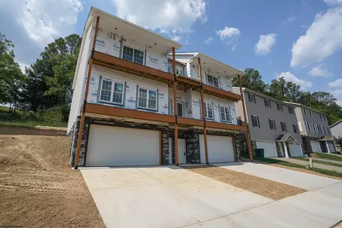71 Hall Valley Ct, Bridgeport, WV 26330