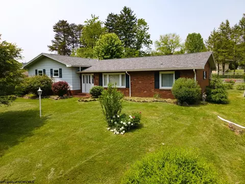 311 Brookhaven Rd, Morgantown, WV 26508