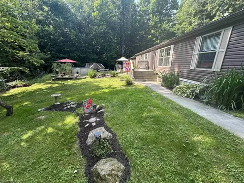 950 Halleck Rd, Morgantown, WV 26508