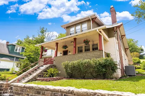 843 Ridgeway Ave, Morgantown, WV 26505