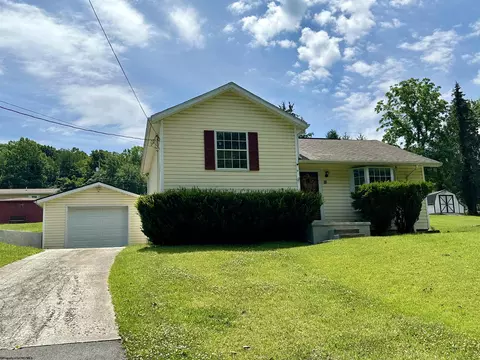 90 Eastgate Dr, Morgantown, WV 26508