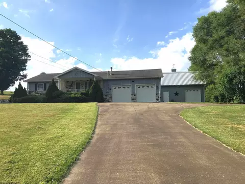 469 W Herring Rd, Masontown, WV 26542