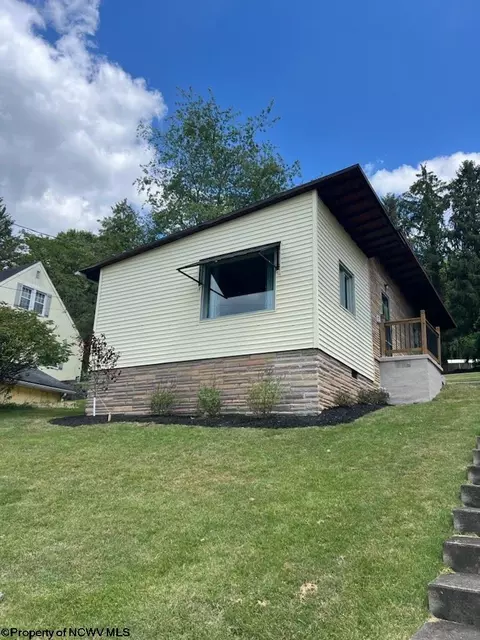 127 Kramer Dr, Clarksburg, WV 26301