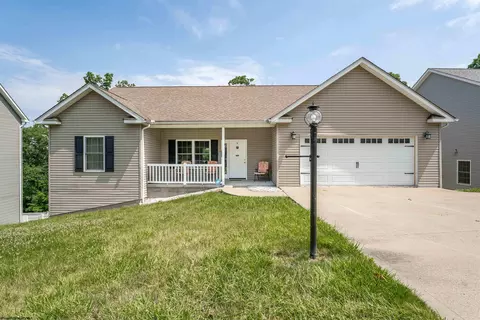 25 Eastern Trail Dr, Morgantown, WV 26508