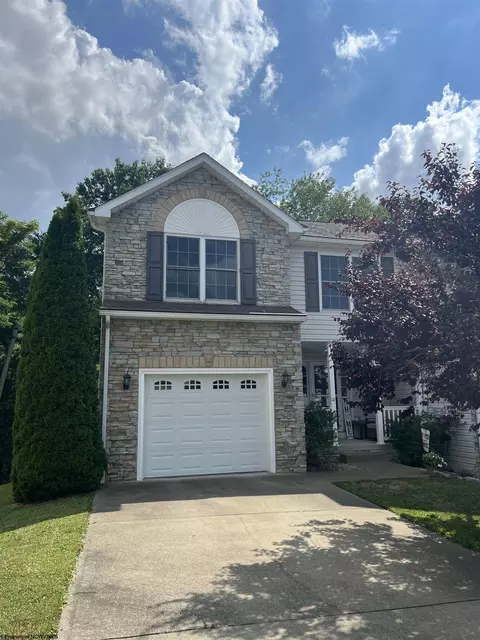12 Par Ln, Maidsville, WV 26541