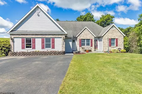 1233 Hazelton Rd, Bruceton Mills, WV 26525