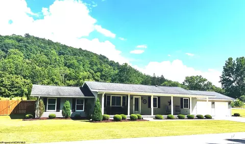 63 Hutchinson Dr, Worthington, WV 26591