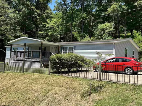 37 Pioneer Rd, Weston, WV 26452