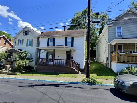 482 Winsley St, Morgantown, WV 26501
