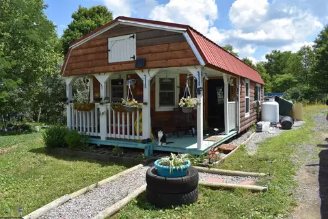 1354 Sugar Valley Rd, Albright, WV 26519